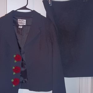 RICKIE FREEMAN for TERI JON with  Roses Suit Sz 16 in top Skirt Sz 14
